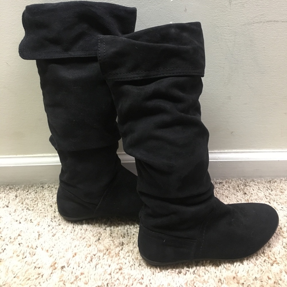 Suede black boots