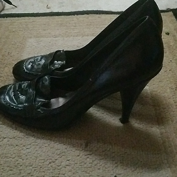 Heels - Picture 2 of 2