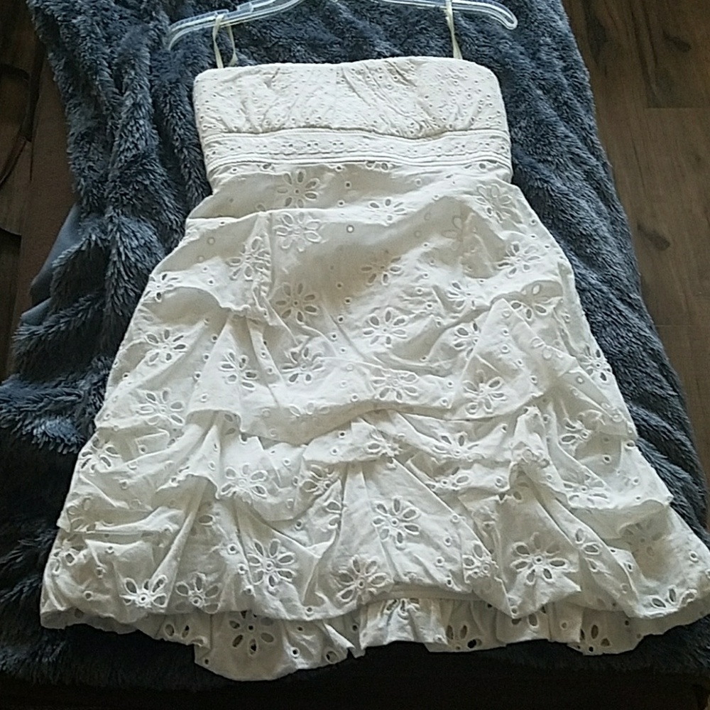 Short summer embroidered strapless dress