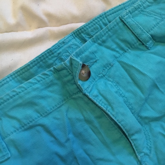 Shorts - Picture 3 of 4