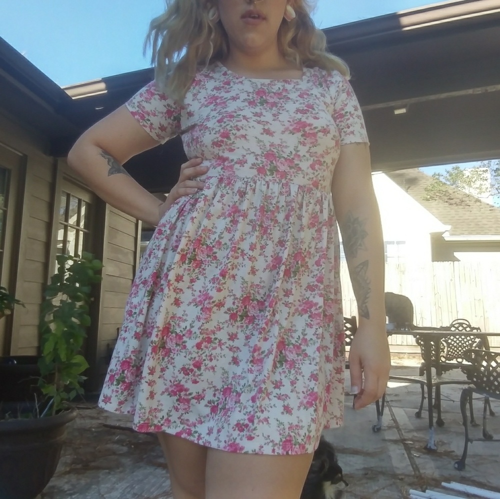 Short sleeve floral dress