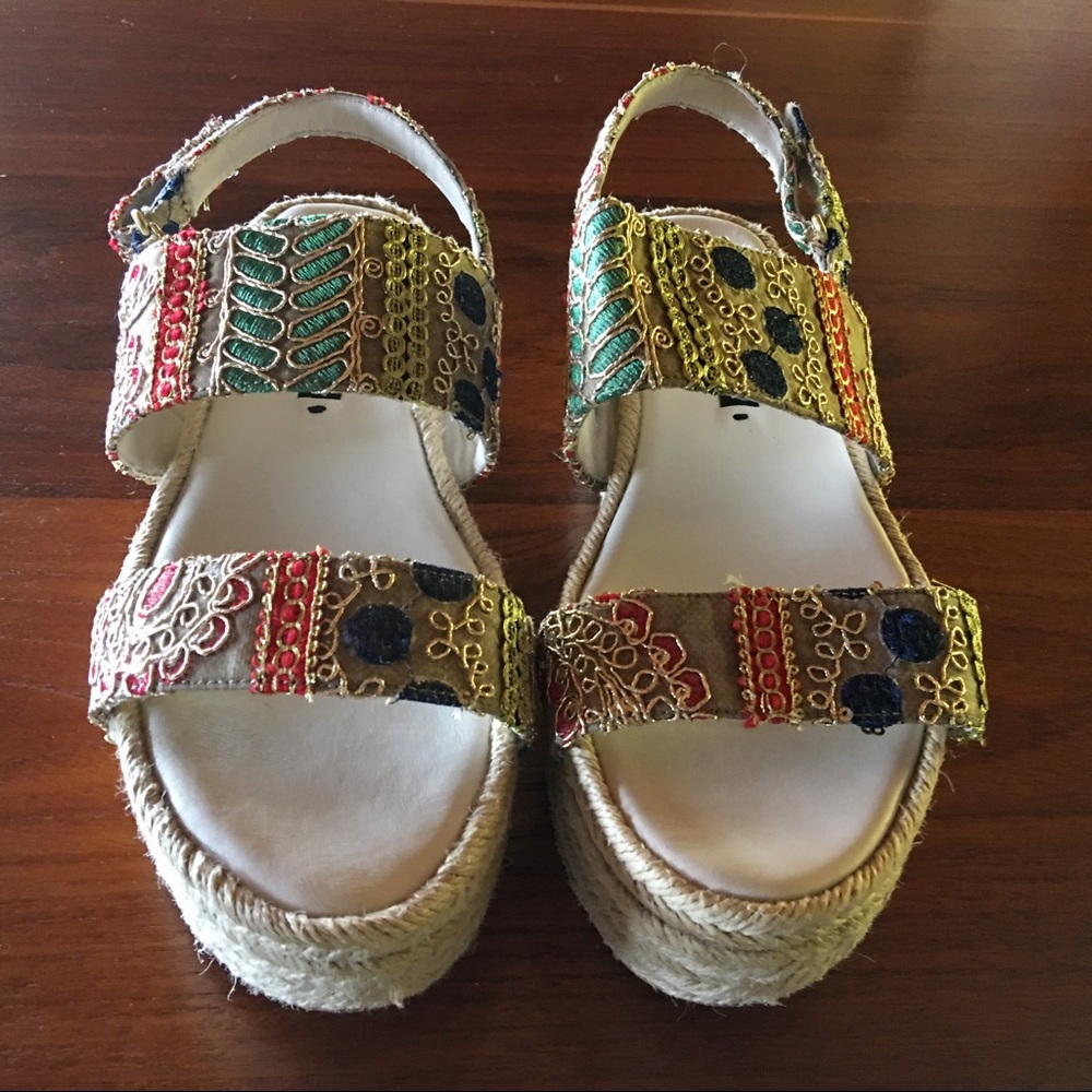NEW Alice + Olivia Sandals