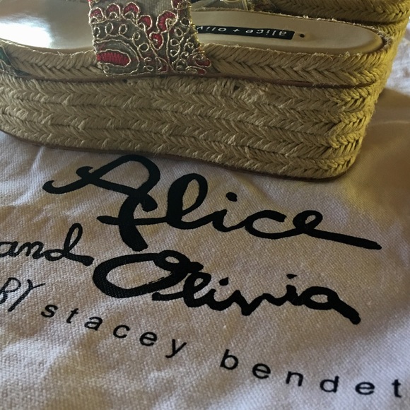 NEW Alice + Olivia Sandals - Picture 2 of 5