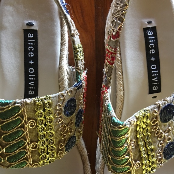 NEW Alice + Olivia Sandals - Picture 3 of 5