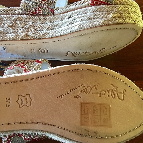 NEW Alice + Olivia Sandals - Picture 5 of 5