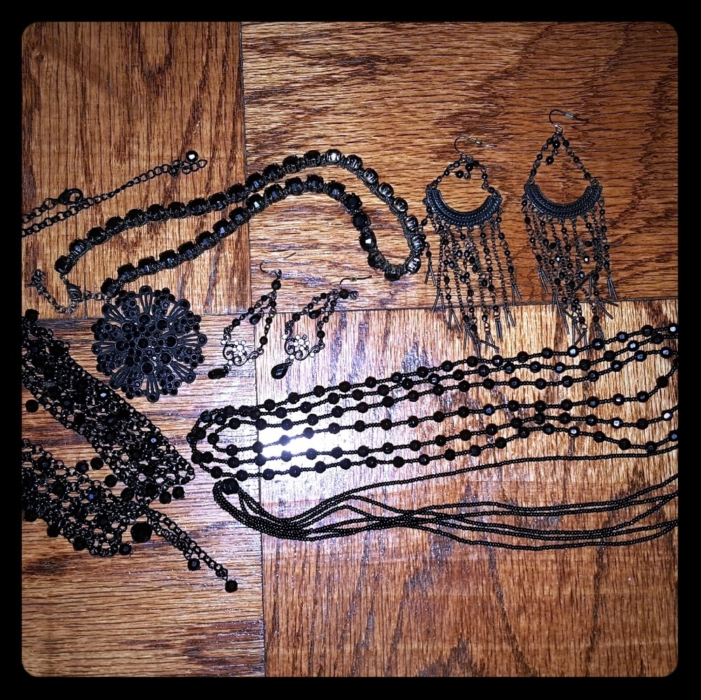 🎉SALE-was$50🎉6 Piece Set-Fancy Black Jewelry