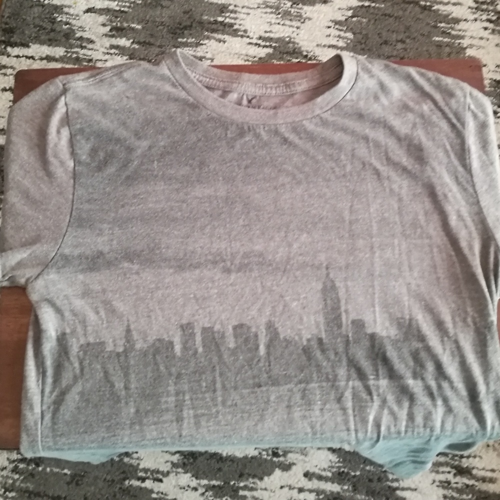 AE City tee