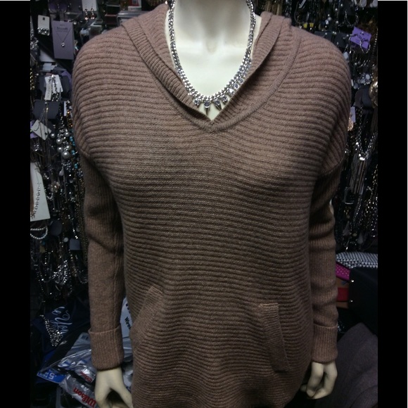 Max Studio Hoodie Sweater