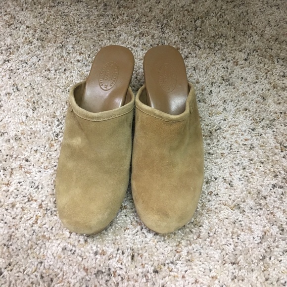 Brand new AE clogs - Picture 2 of 6