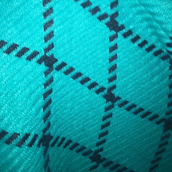 Amazing Blanket Shawl - Picture 5 of 6