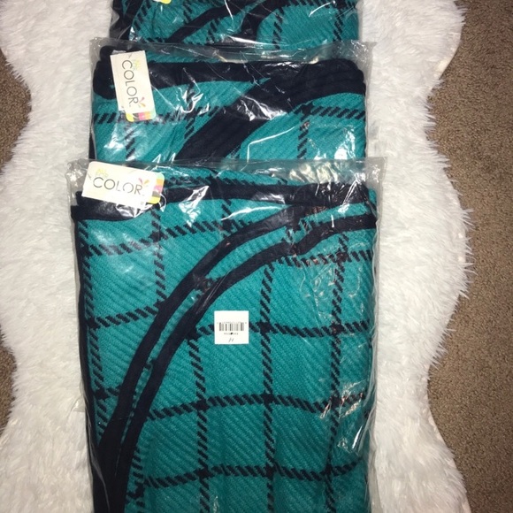 Amazing Blanket Shawl - Picture 6 of 6