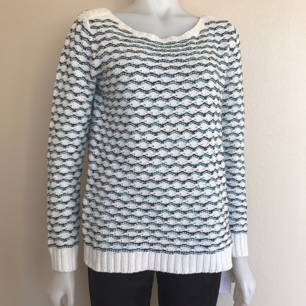 BEAUTIFUL LONG SLEEVED SWEATER LARGE BRAND NEW