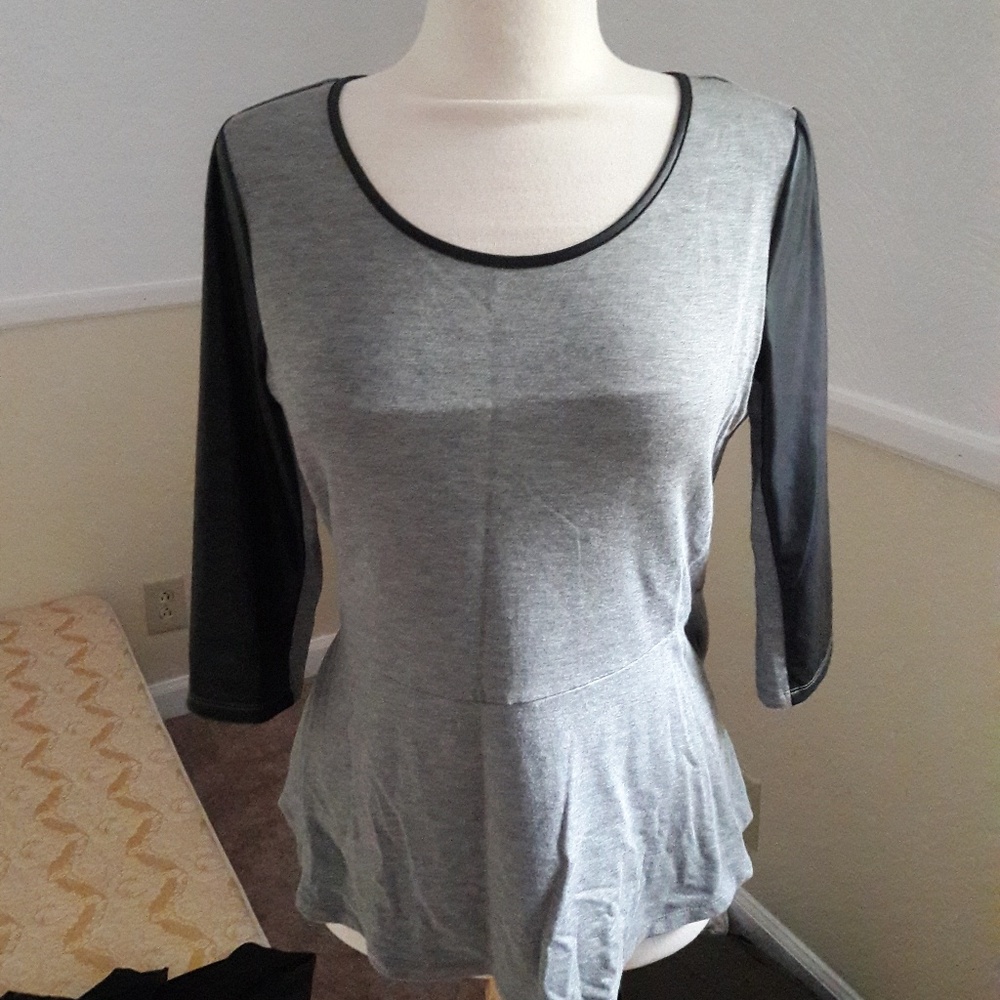 Kensie Pieces faux leather peplum zipper top l