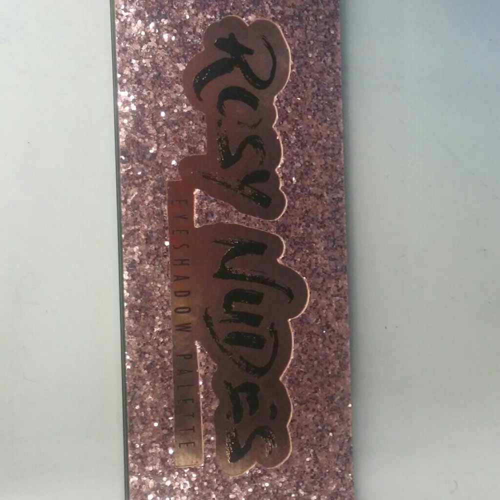 Nude pallet eyeshadow