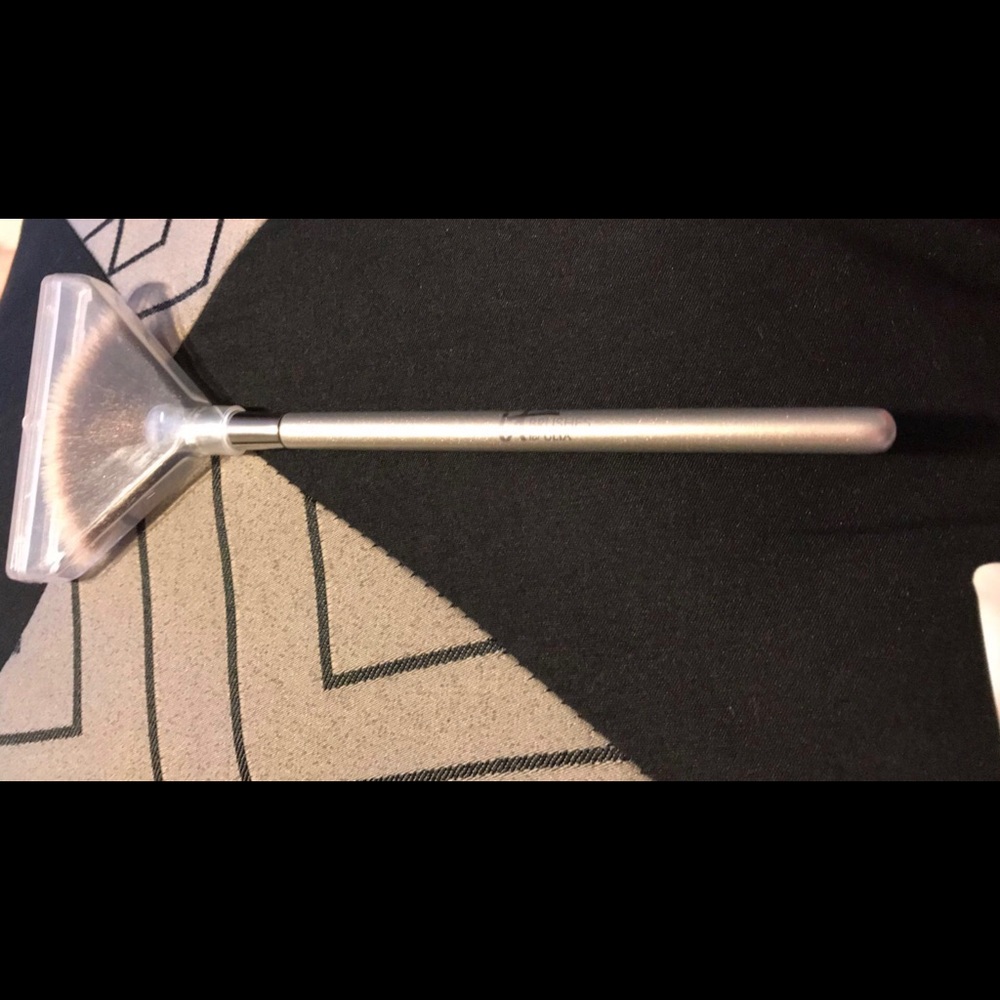 Ulta beauty highlight brush