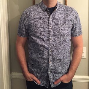 Men's casual button down shirt
