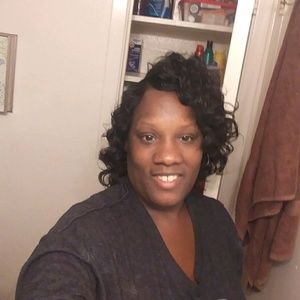 Meet your Posher, Adrienne
