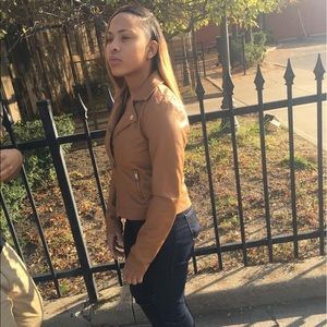 Meet your Posher, Monae