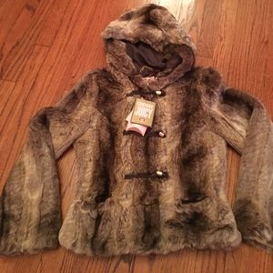 Amazing never worn. Faux fur. Juicy couture. M.