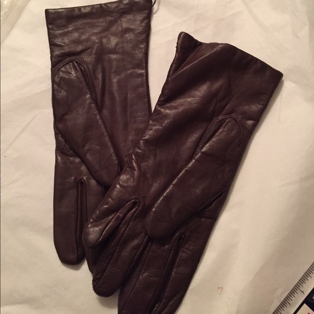 Gloves - Picture 3 of 4