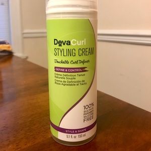 DevaCurl styling cream/curl definer