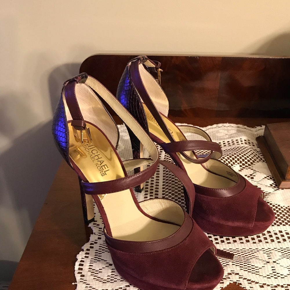 Michael Kors Peep Toe Pumps