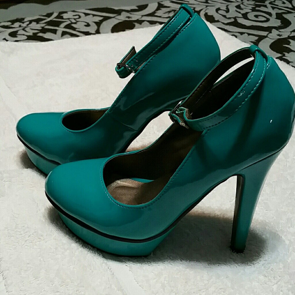 Miss A. Teal high heels with strap