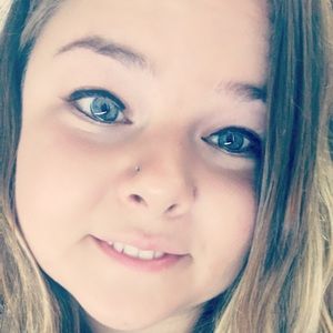 Meet your Posher, Abigail