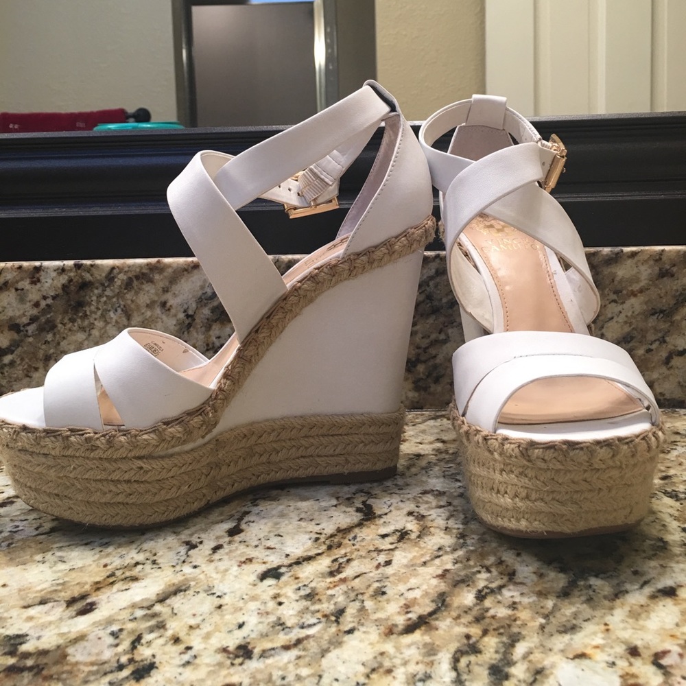 *like brand new* Vince Camuto white wedges