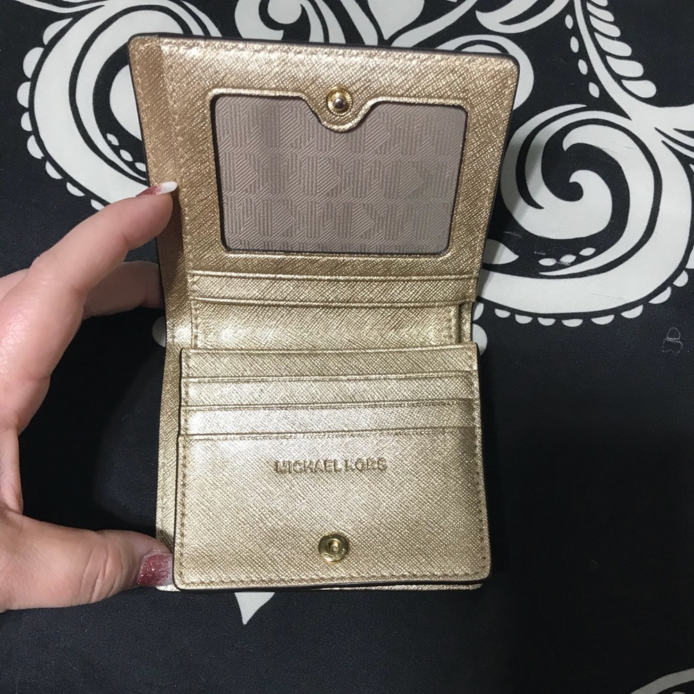 Michael kors credit card wallet