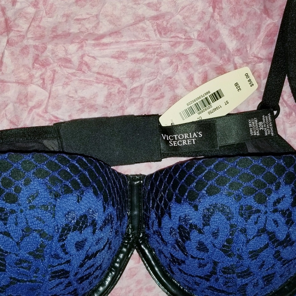 Lingerie, Bra - Picture 2 of 3