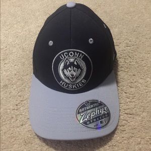 UCONN Huskies Hat size M/L