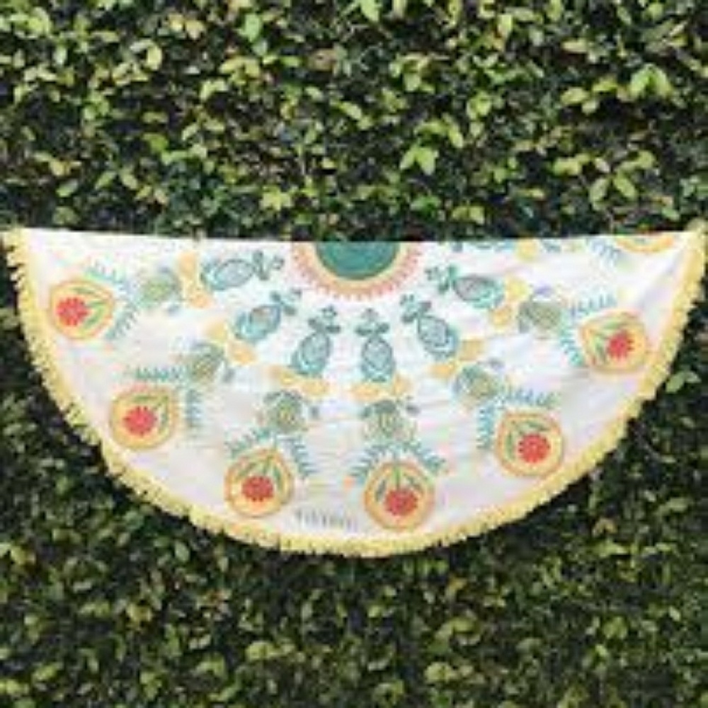 Yellow paisley roundie from FabFitFun x Gypsy 05!