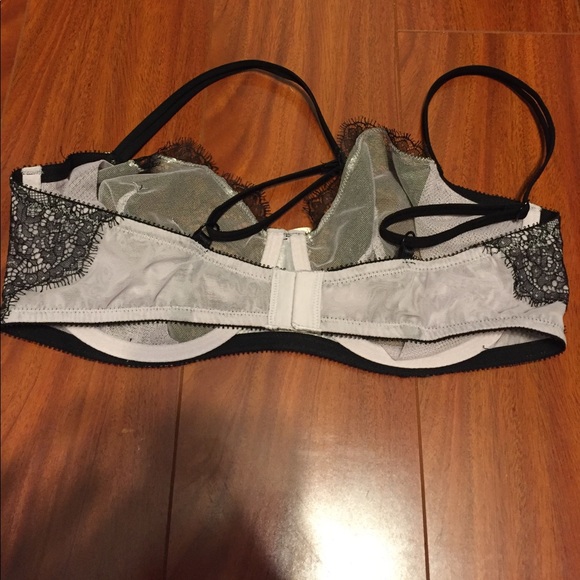 Victoria Secret unlined Demi - Picture 2 of 3