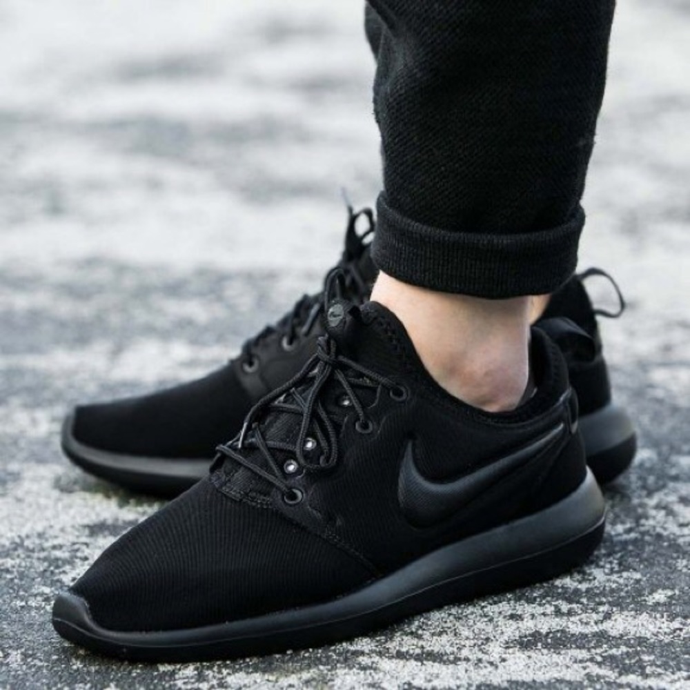 Nike Roshe Two All Black Women