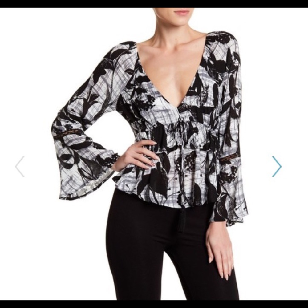 {astr} blouse with front tie tassels