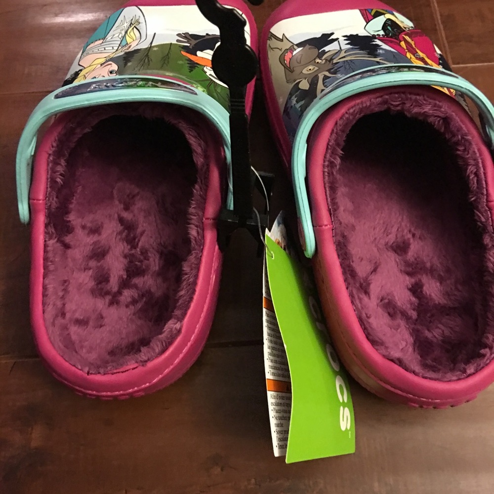 ❣️Host Pick❣️Disney Crocs Frozen Faux Fur Lined - Picture 2 of 3