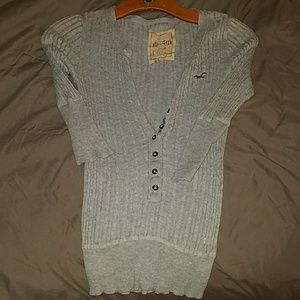 Juniors Large grey Hollister top