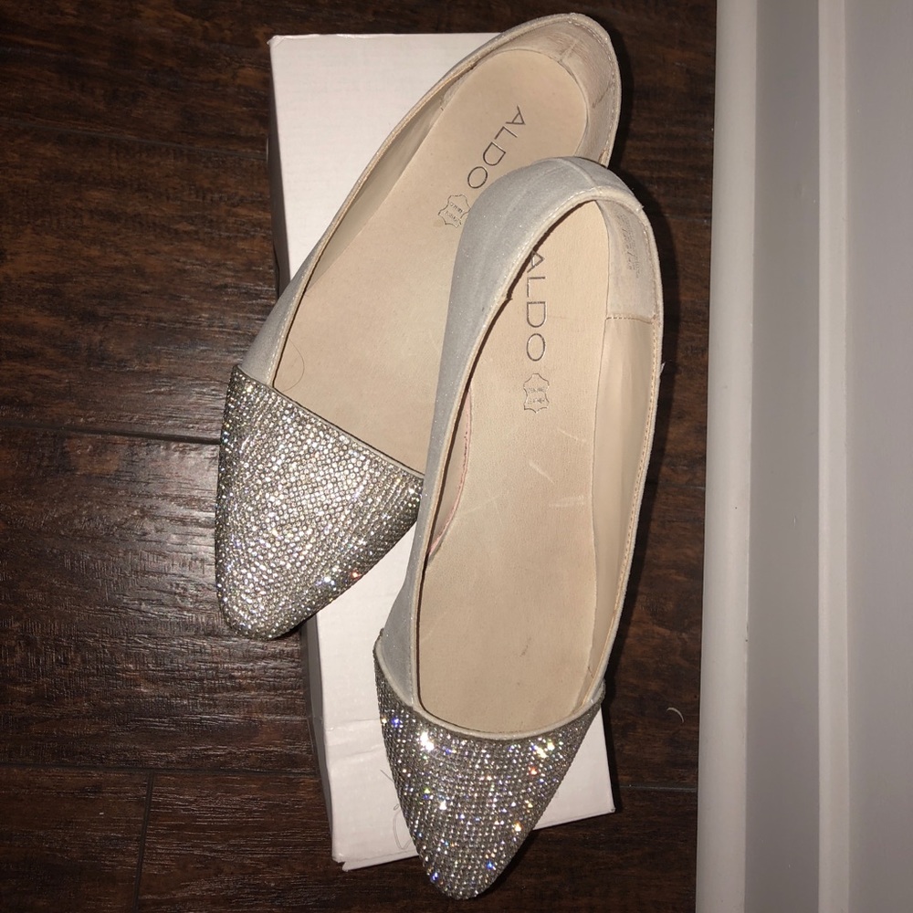 SHOES - Picture 2 of 3