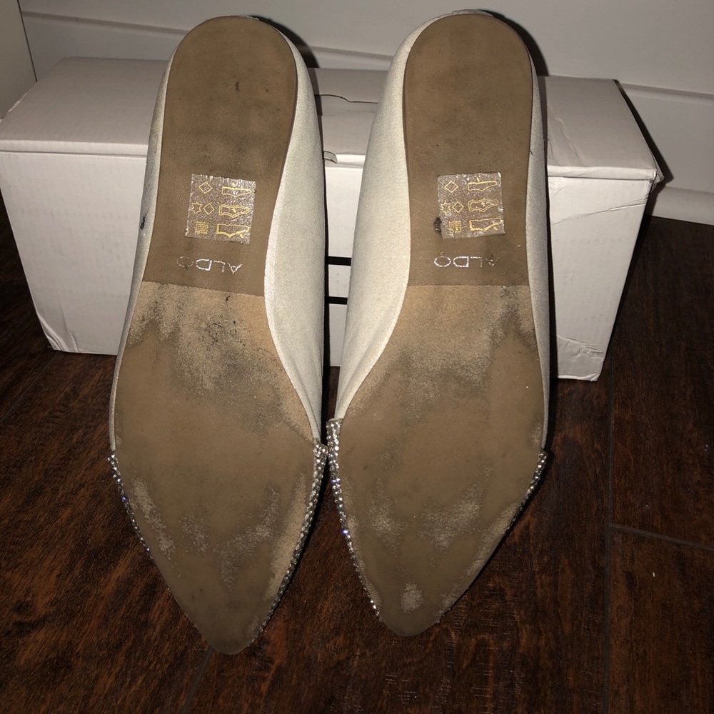 SHOES - Picture 3 of 3
