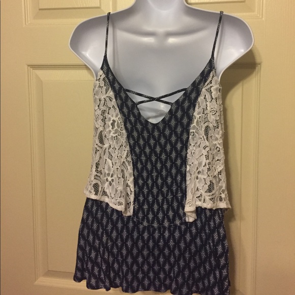 Lace tank top - Picture 2 of 4