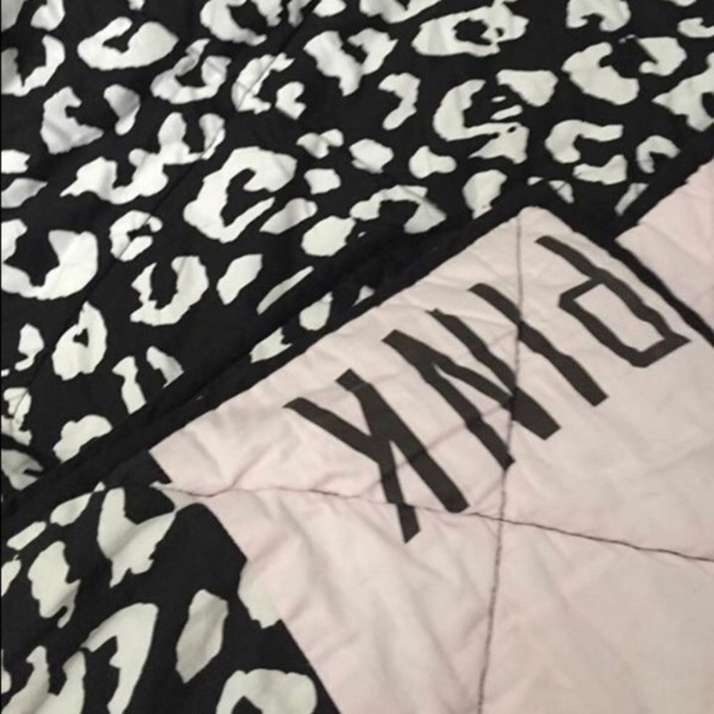 Victoria Secret Pink snow leopard comforter RARE!! - Picture 2 of 3
