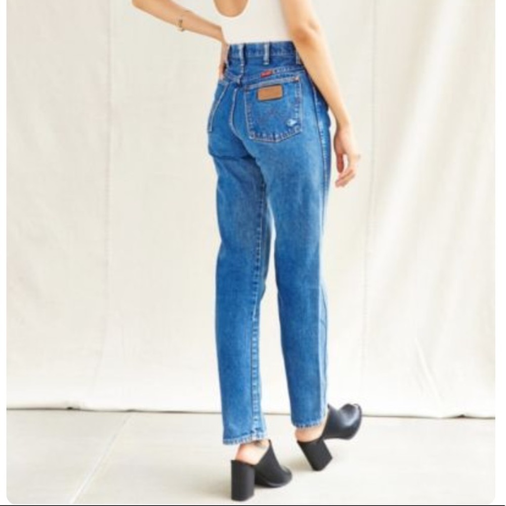 Vintage High Rise Straight Leg Wrangler Mom Jeans