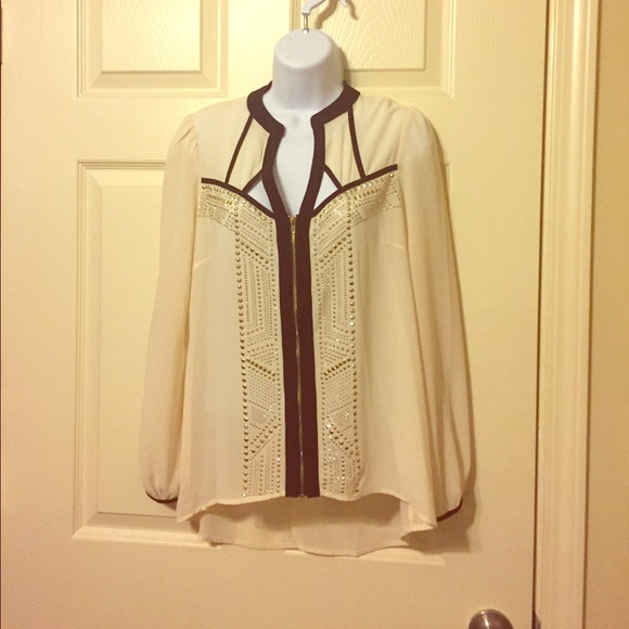 Cutout blouse - Picture 1 of 5