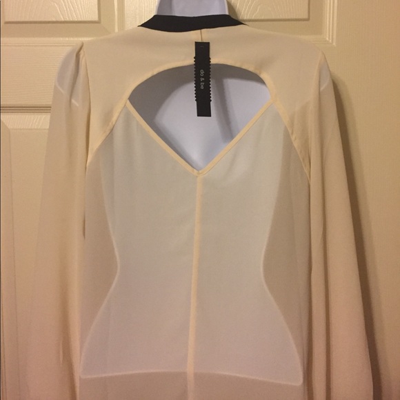Cutout blouse - Picture 4 of 5