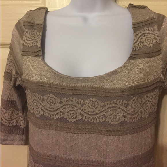 Lace mini dress - Picture 2 of 3