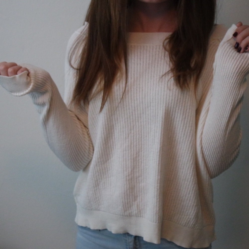 White crew neck sweater