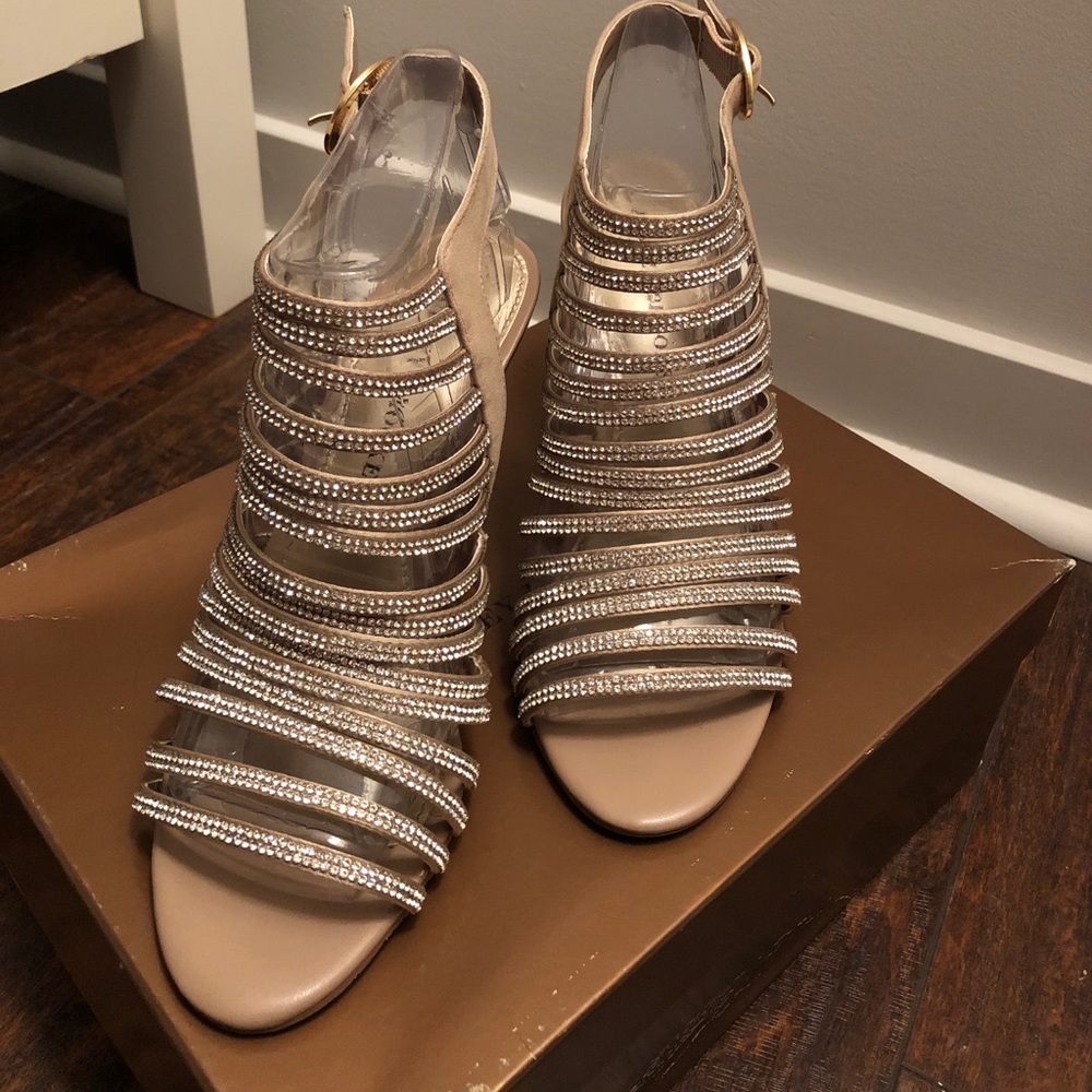 SHOES - Picture 4 of 4