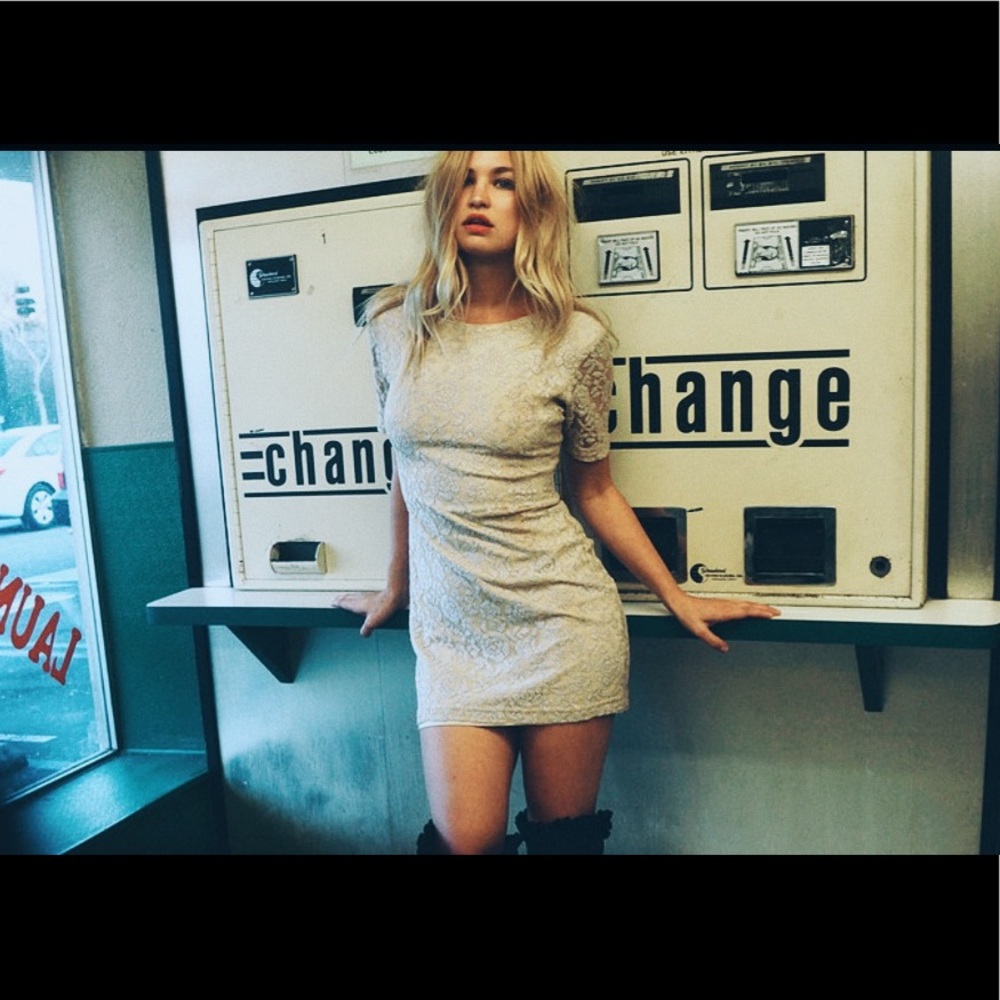 Beige vintage lace dress!