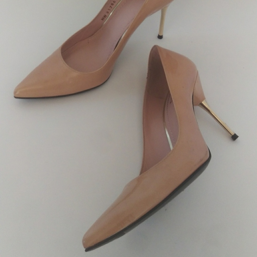 Stuart Weitzman Metal-Heel Dagger Pump in Nude